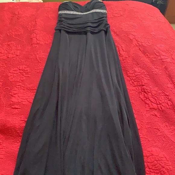 Dress - Picture 2 of 6